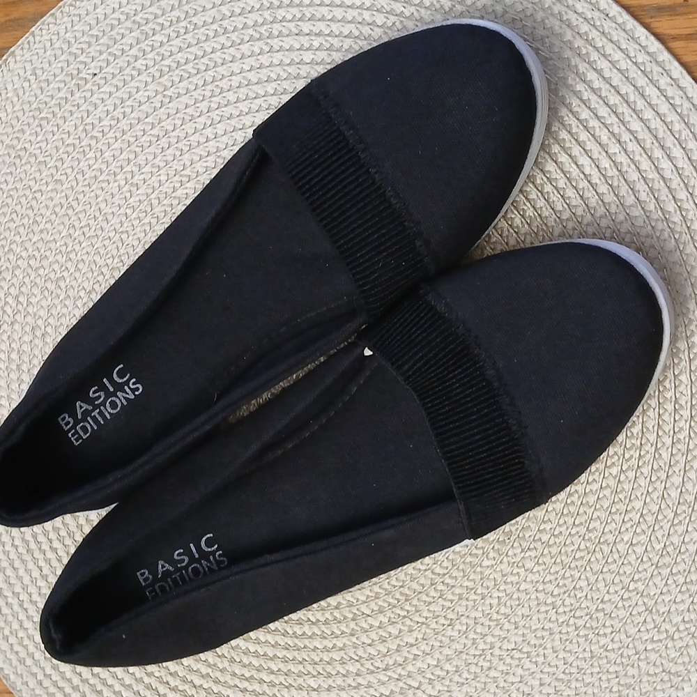 Basic Editions Women's Black Canvas
